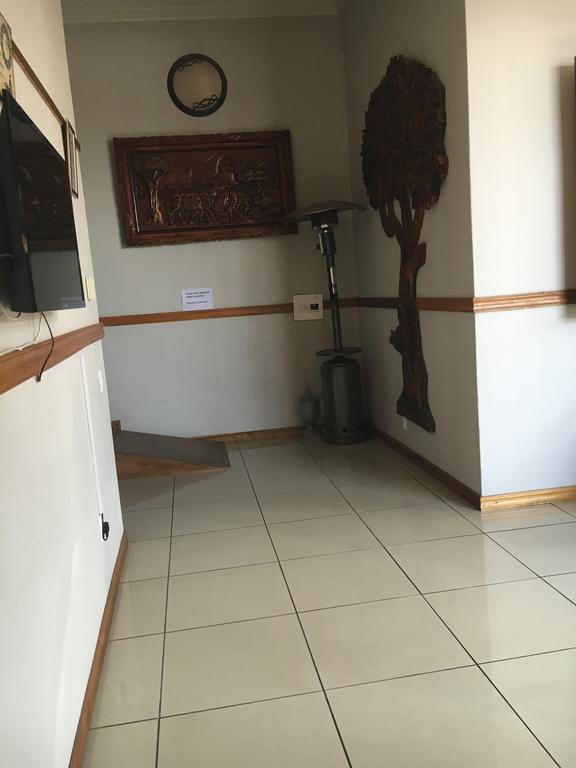 Tassili Lodge Kempton Park Extérieur photo